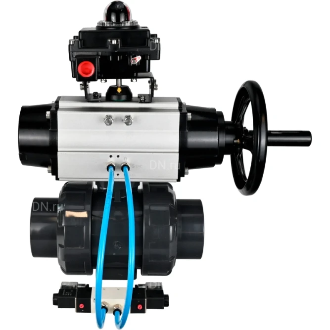 Кран шаровой BV4242E-FP-GRM-ISO Дн15 Ру10 полнопроходной, корпус - НПВХ, шар - НПВХ, уплотнение - EPDM, с пневмоприводом PA-DA-105-1, пневмораспределителем 4V320-10 AC220V и БКВ APL-410N EX в Перми