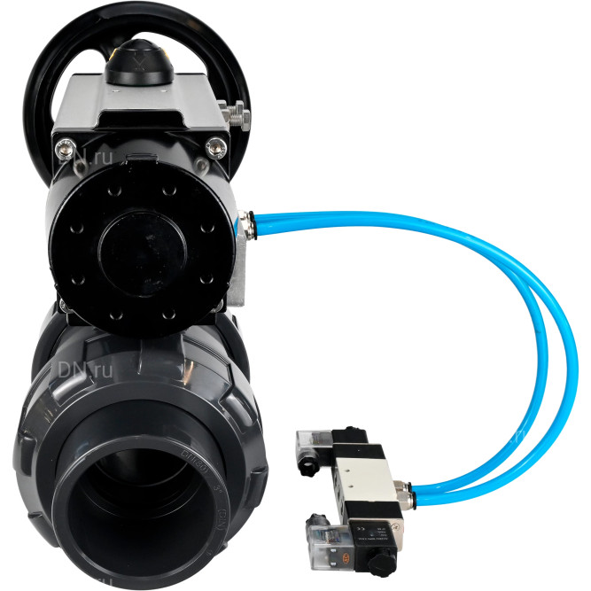 Кран шаровой BV4242E-FP-GRM-ISO Дн15 Ру10 полнопроходной, корпус - НПВХ, шар - НПВХ, уплотнение - EPDM, с пневмоприводом PA-DA-105-1 и пневмораспределителем 4V320-08 AC220V в Перми
