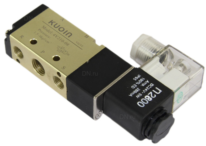 Пневмораспределитель 4V210-08 DC24V 1/4″ моностабильный, пятиканальный, для шиберных задвижек с пневмоцилиндром в Перми