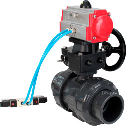 Кран шаровой BV4242E-FP-GRM-ISO Дн20 Ру10 полнопроходной, корпус - НПВХ, шар - НПВХ, уплотнение - EPDM, с пневмоприводом PA-DA-052, пневмораспределителем 4V320-08 AC220V и ручным дублером MON1-250-T26-ISO